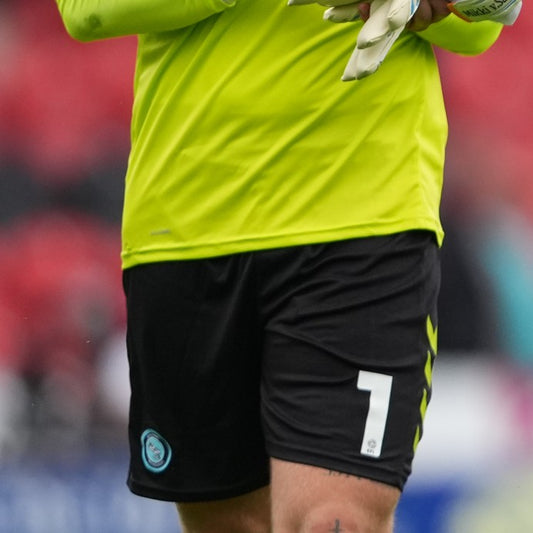 Wycombe Wanderers Youth Away Goalkeeper Shorts 25/26