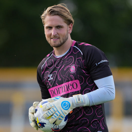 Adult Player Matchday Goalkeeper Training Shirt 25/26